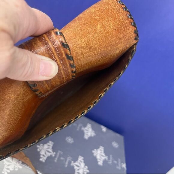 Vintage Distressed Hand-tooled Mandala Floral Leather Square Shoulder Bag - Picture 7 of 12